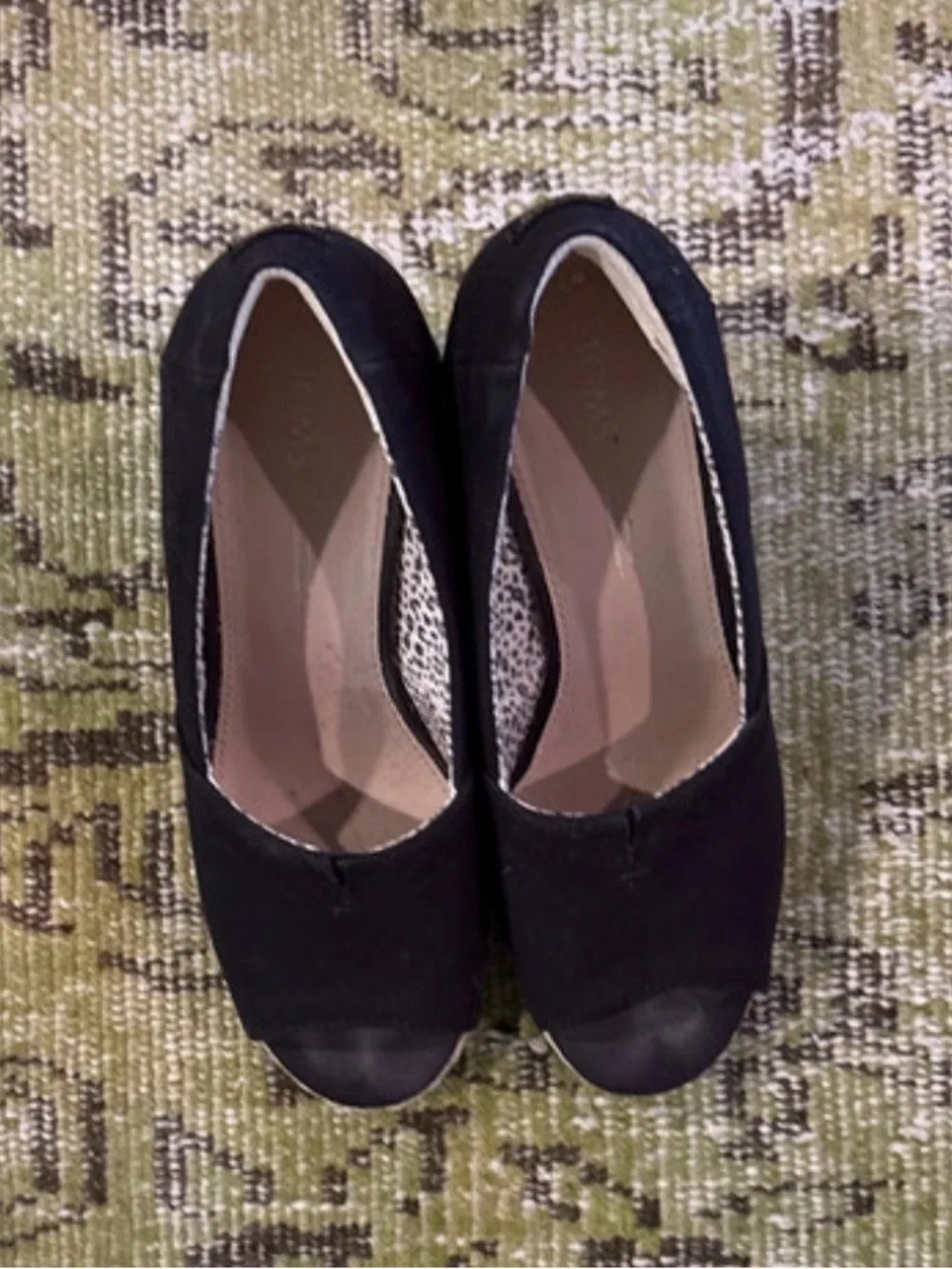 Toms stylish black